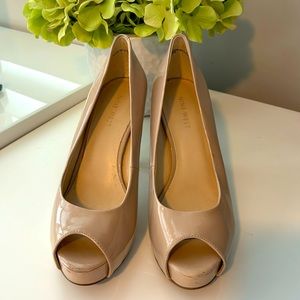 Nine West Nude Platform Patent Leather Heels Pumps 7.5
